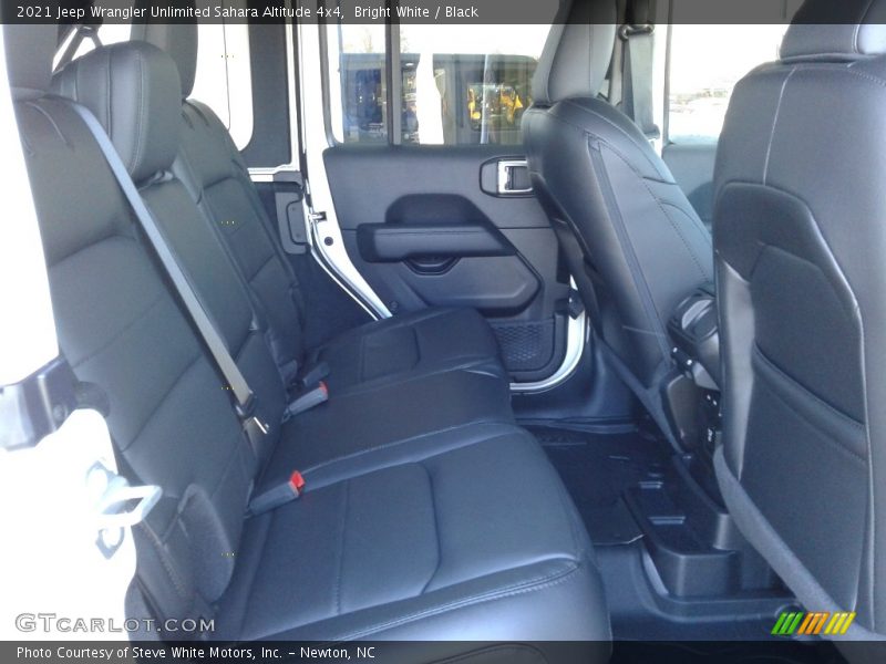 Bright White / Black 2021 Jeep Wrangler Unlimited Sahara Altitude 4x4