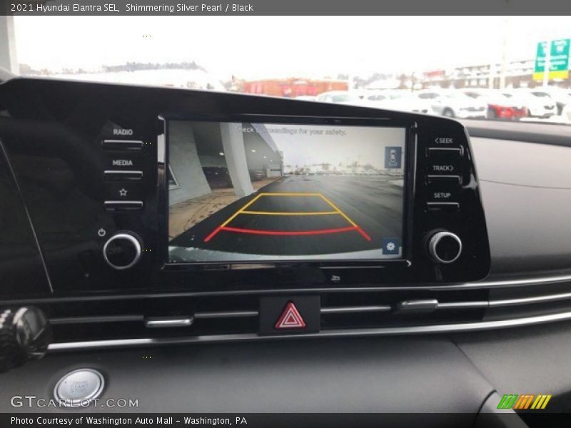 Shimmering Silver Pearl / Black 2021 Hyundai Elantra SEL