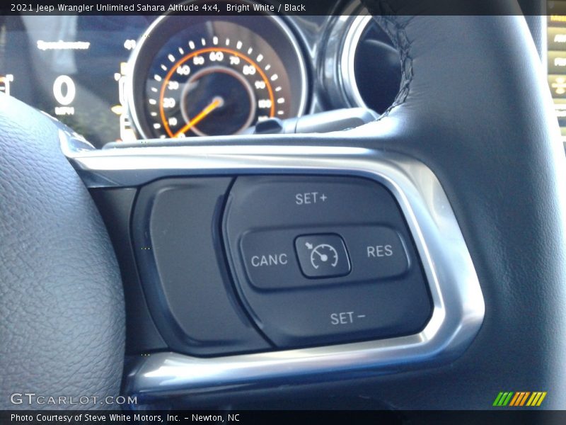 Bright White / Black 2021 Jeep Wrangler Unlimited Sahara Altitude 4x4