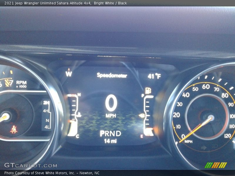 Bright White / Black 2021 Jeep Wrangler Unlimited Sahara Altitude 4x4