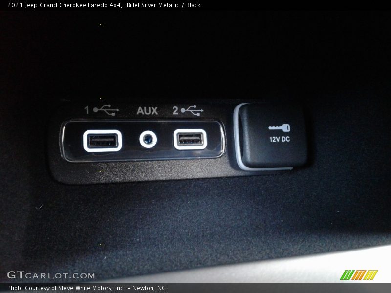 Billet Silver Metallic / Black 2021 Jeep Grand Cherokee Laredo 4x4