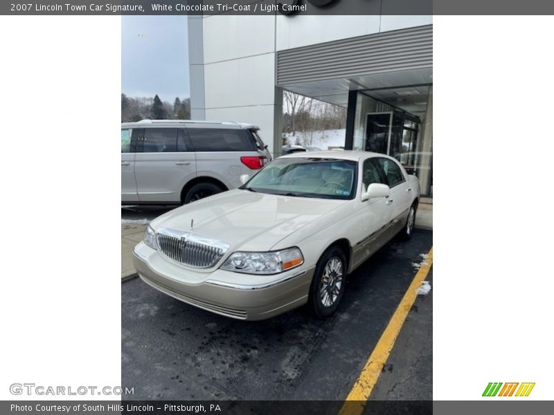 White Chocolate Tri-Coat / Light Camel 2007 Lincoln Town Car Signature