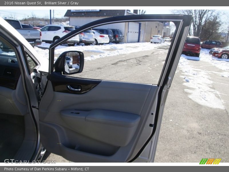 Brilliant Silver / Gray 2016 Nissan Quest SV