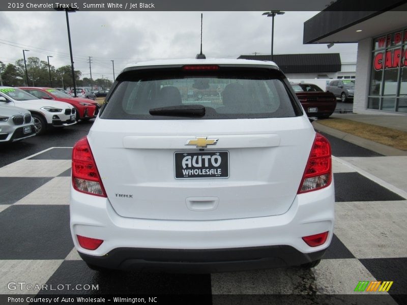 Summit White / Jet Black 2019 Chevrolet Trax LS