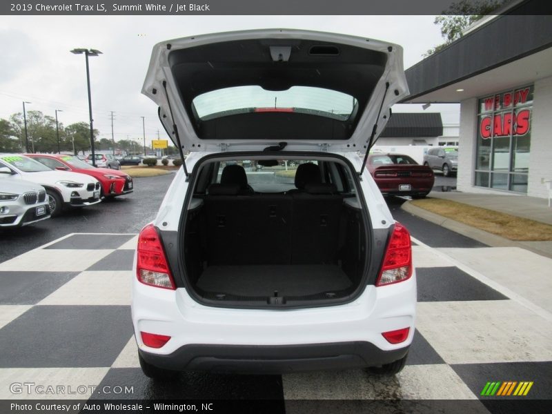 Summit White / Jet Black 2019 Chevrolet Trax LS