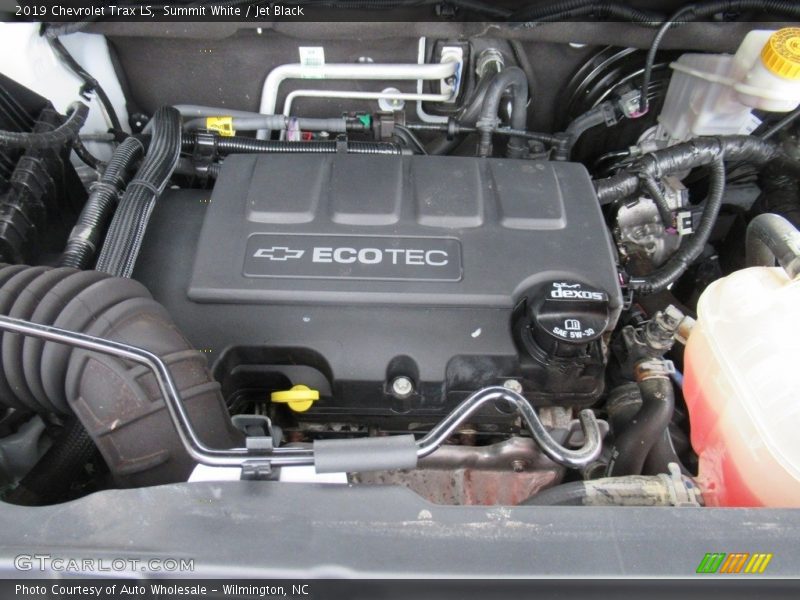 Summit White / Jet Black 2019 Chevrolet Trax LS