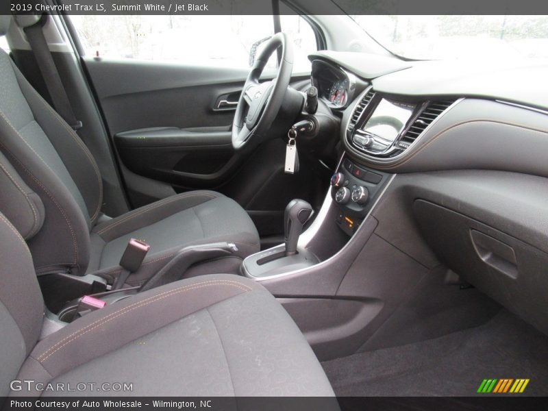 Summit White / Jet Black 2019 Chevrolet Trax LS