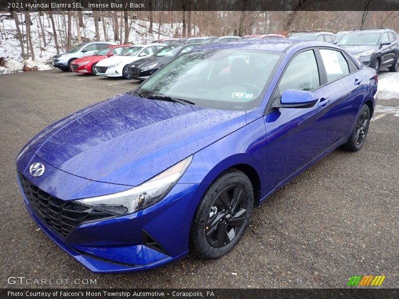 Front 3/4 View of 2021 Elantra SEL