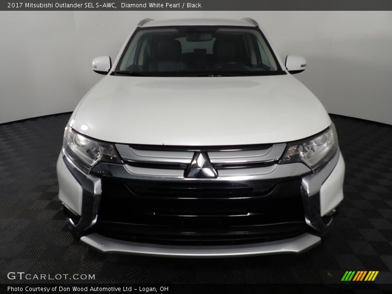 Diamond White Pearl / Black 2017 Mitsubishi Outlander SEL S-AWC