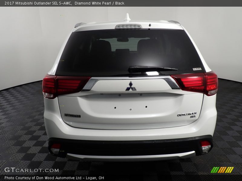  2017 Outlander SEL S-AWC Diamond White Pearl