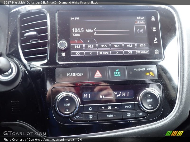 Controls of 2017 Outlander SEL S-AWC