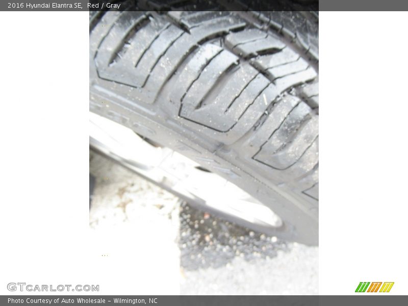 Red / Gray 2016 Hyundai Elantra SE