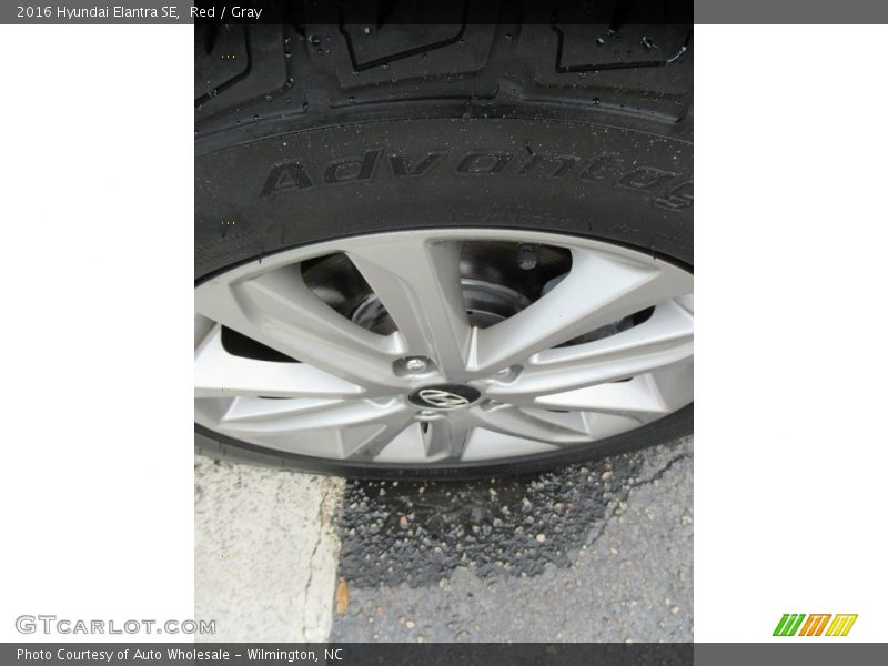 Red / Gray 2016 Hyundai Elantra SE