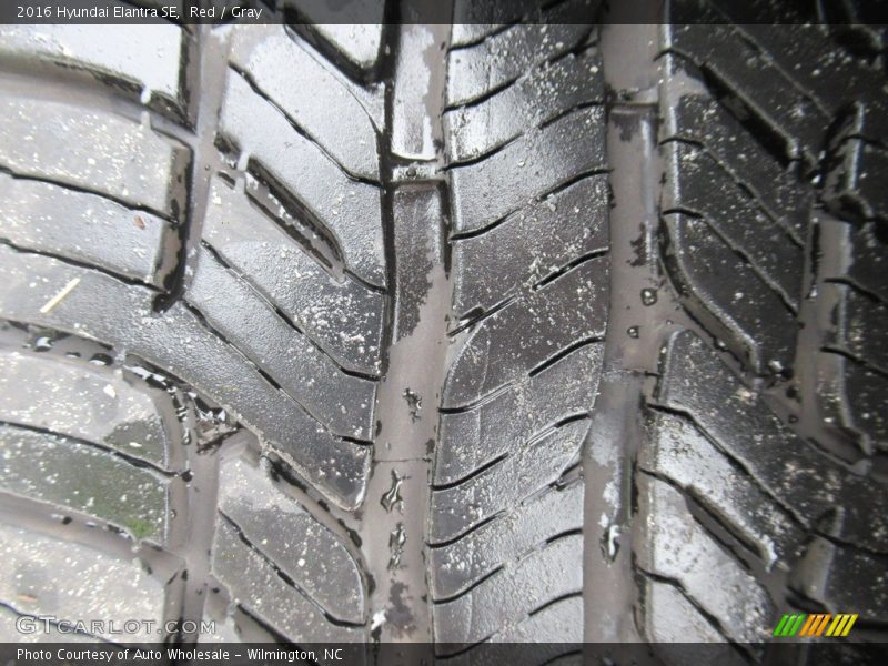 Red / Gray 2016 Hyundai Elantra SE