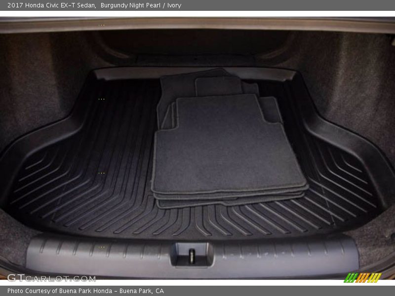 2017 Civic EX-T Sedan Trunk