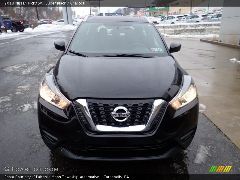 Super Black / Charcoal 2018 Nissan Kicks SV