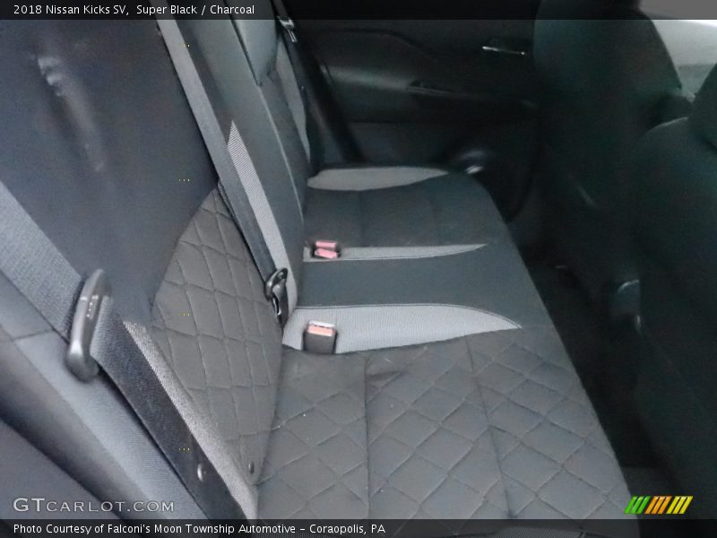 Super Black / Charcoal 2018 Nissan Kicks SV