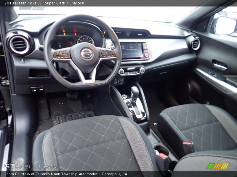 Super Black / Charcoal 2018 Nissan Kicks SV