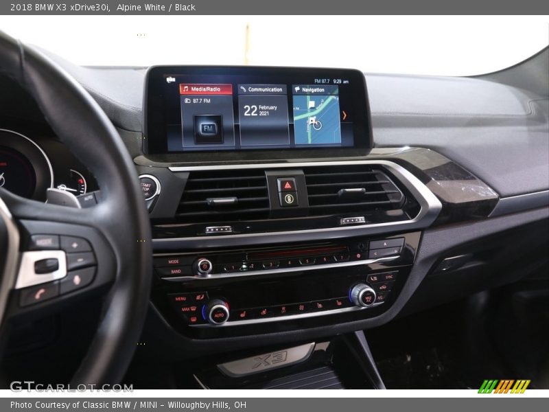 Alpine White / Black 2018 BMW X3 xDrive30i