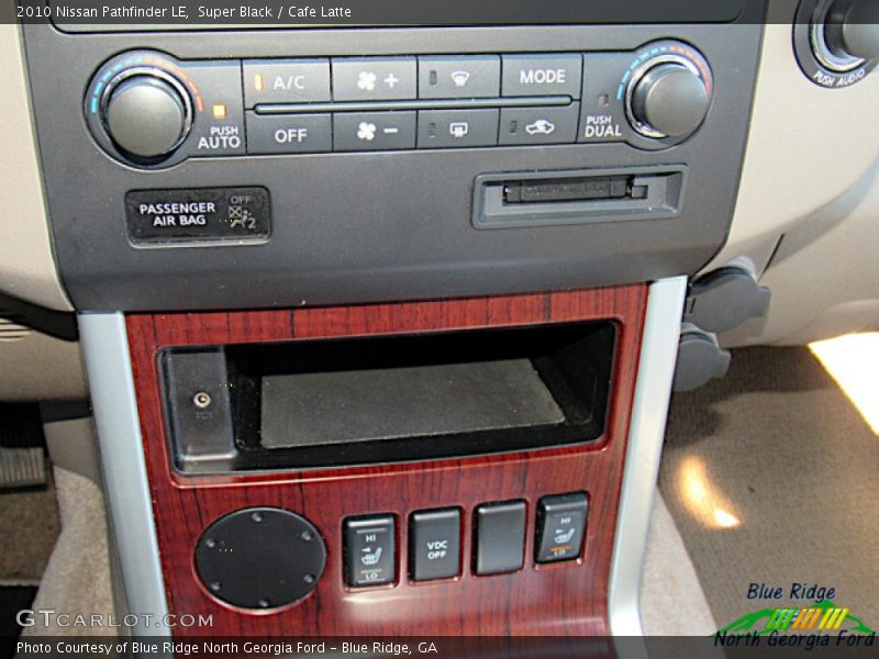 Super Black / Cafe Latte 2010 Nissan Pathfinder LE