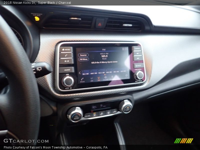 Super Black / Charcoal 2018 Nissan Kicks SV
