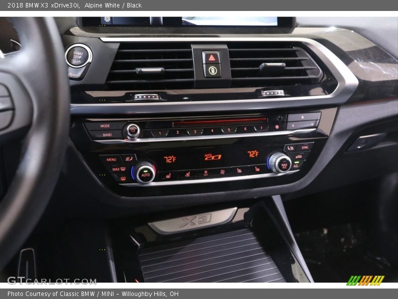 Alpine White / Black 2018 BMW X3 xDrive30i