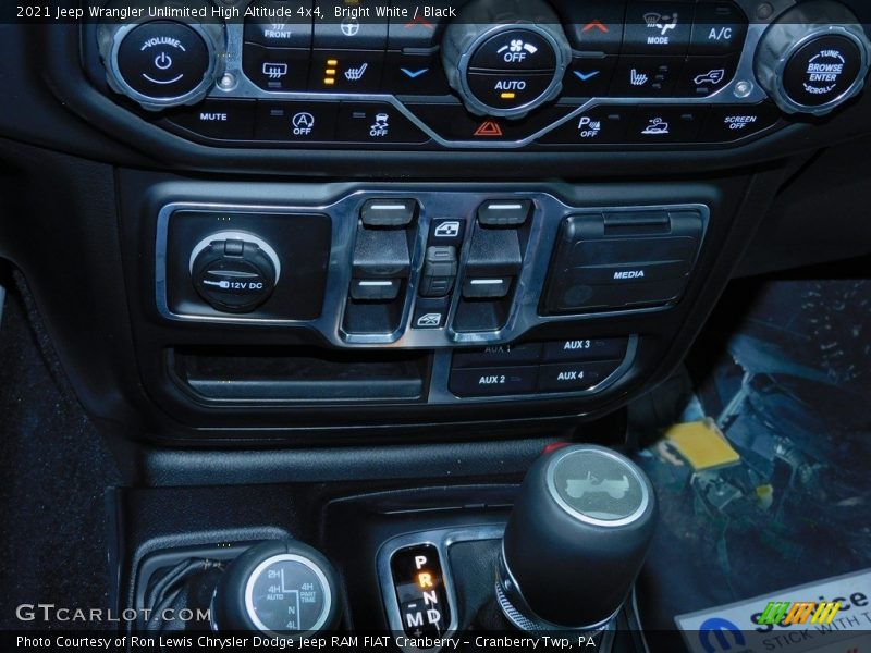 Bright White / Black 2021 Jeep Wrangler Unlimited High Altitude 4x4