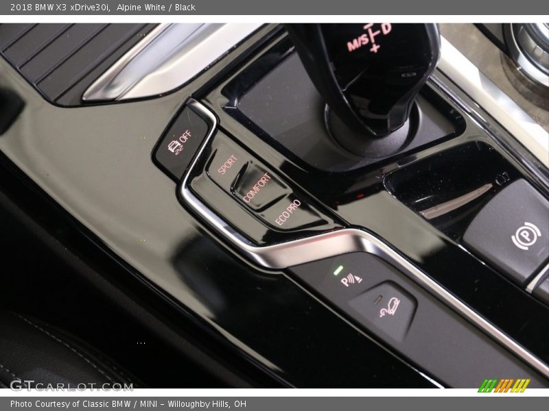 Alpine White / Black 2018 BMW X3 xDrive30i