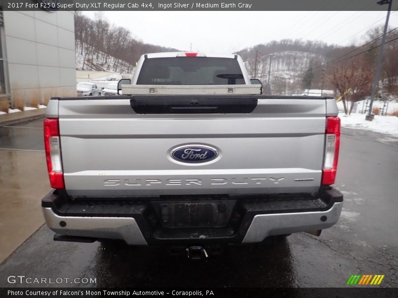 Ingot Silver / Medium Earth Gray 2017 Ford F250 Super Duty XLT Regular Cab 4x4