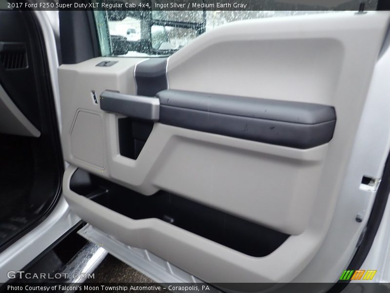 Ingot Silver / Medium Earth Gray 2017 Ford F250 Super Duty XLT Regular Cab 4x4
