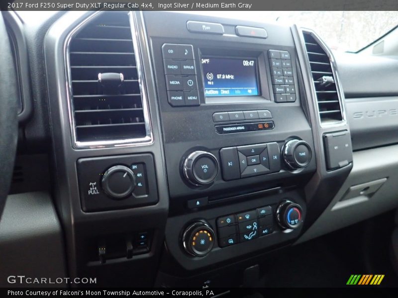 Ingot Silver / Medium Earth Gray 2017 Ford F250 Super Duty XLT Regular Cab 4x4