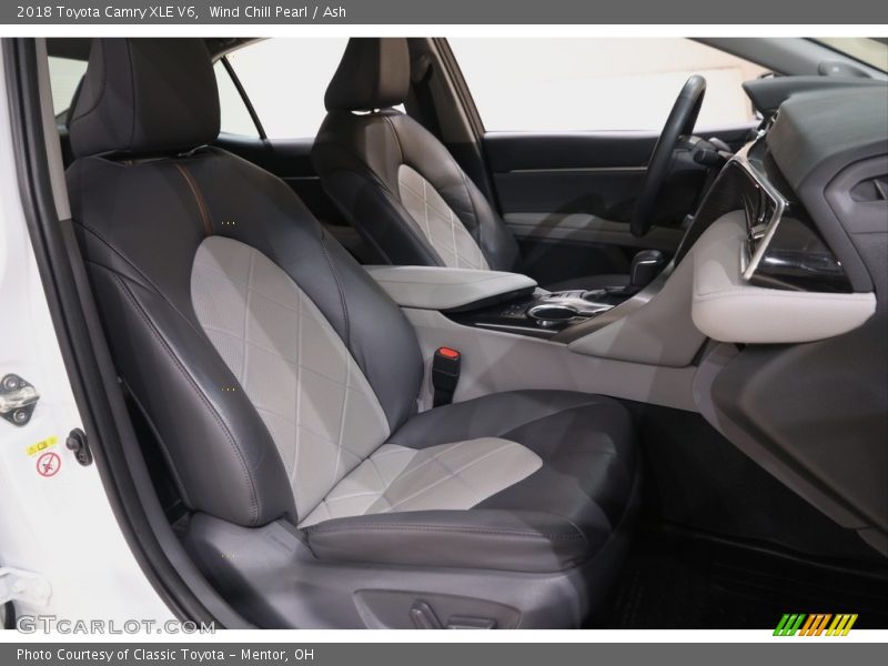 Wind Chill Pearl / Ash 2018 Toyota Camry XLE V6