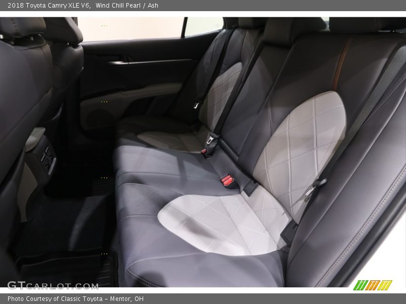 Wind Chill Pearl / Ash 2018 Toyota Camry XLE V6