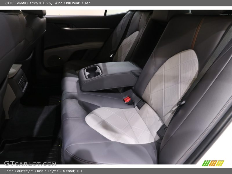 Wind Chill Pearl / Ash 2018 Toyota Camry XLE V6
