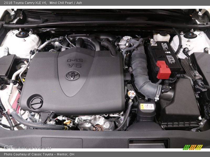 Wind Chill Pearl / Ash 2018 Toyota Camry XLE V6