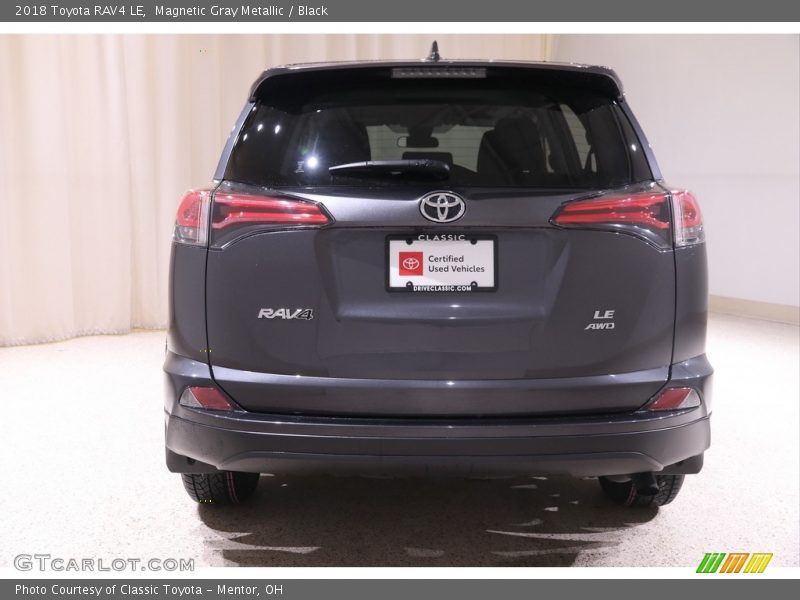 Magnetic Gray Metallic / Black 2018 Toyota RAV4 LE