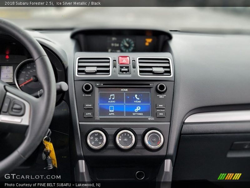 Ice Silver Metallic / Black 2018 Subaru Forester 2.5i