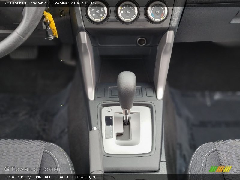 Ice Silver Metallic / Black 2018 Subaru Forester 2.5i