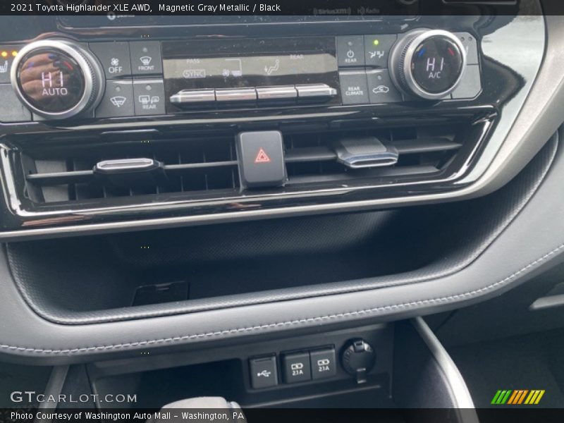 Magnetic Gray Metallic / Black 2021 Toyota Highlander XLE AWD
