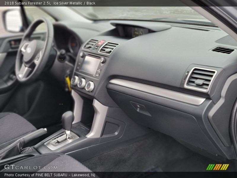 Ice Silver Metallic / Black 2018 Subaru Forester 2.5i