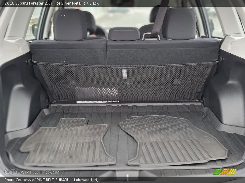 Ice Silver Metallic / Black 2018 Subaru Forester 2.5i