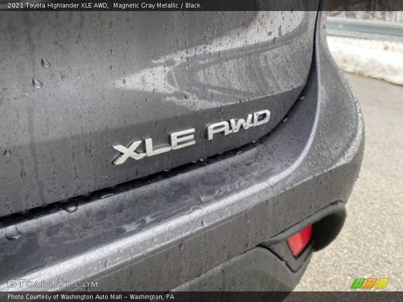 Magnetic Gray Metallic / Black 2021 Toyota Highlander XLE AWD