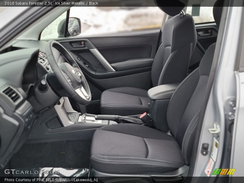 Ice Silver Metallic / Black 2018 Subaru Forester 2.5i