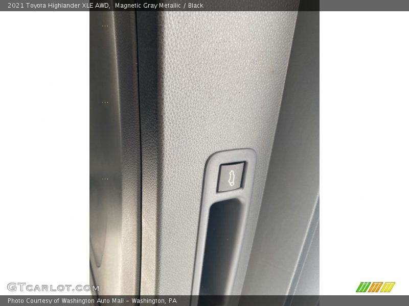 Magnetic Gray Metallic / Black 2021 Toyota Highlander XLE AWD
