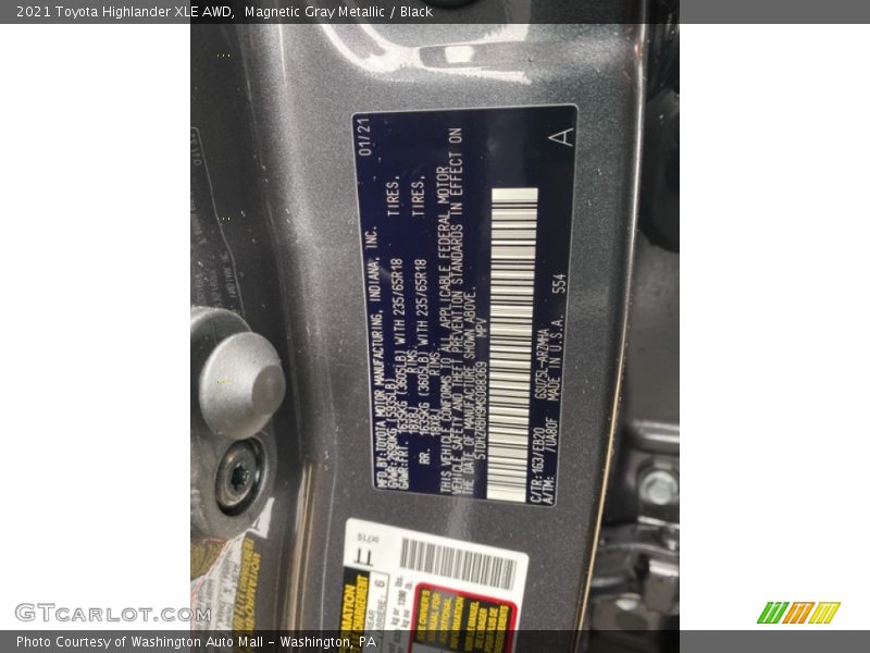 Magnetic Gray Metallic / Black 2021 Toyota Highlander XLE AWD