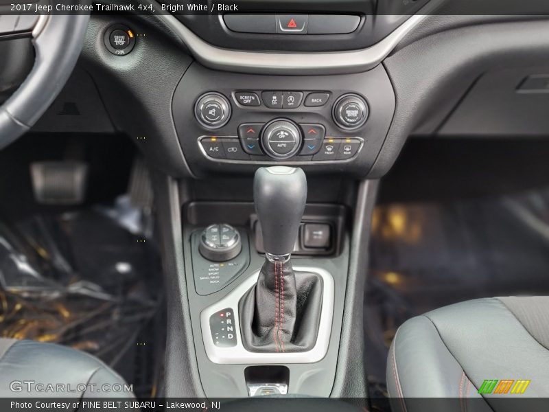 Bright White / Black 2017 Jeep Cherokee Trailhawk 4x4