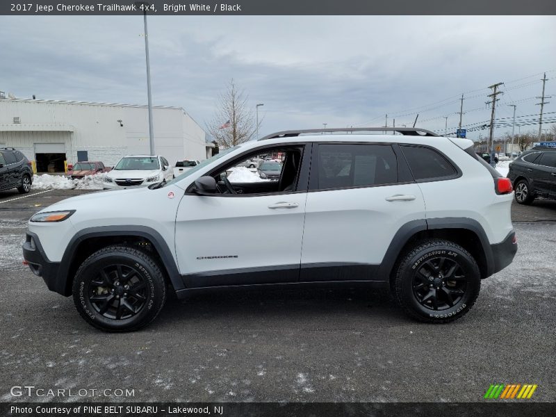 Bright White / Black 2017 Jeep Cherokee Trailhawk 4x4