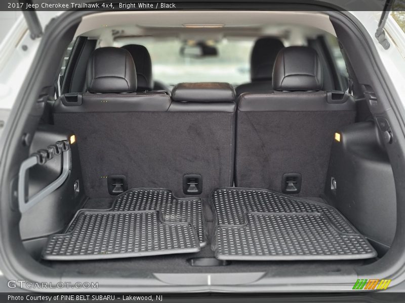 Bright White / Black 2017 Jeep Cherokee Trailhawk 4x4