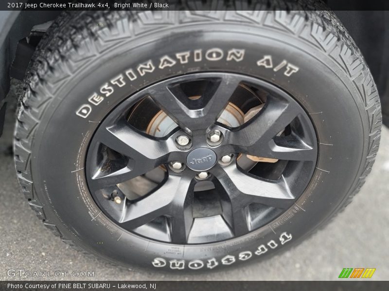 Bright White / Black 2017 Jeep Cherokee Trailhawk 4x4