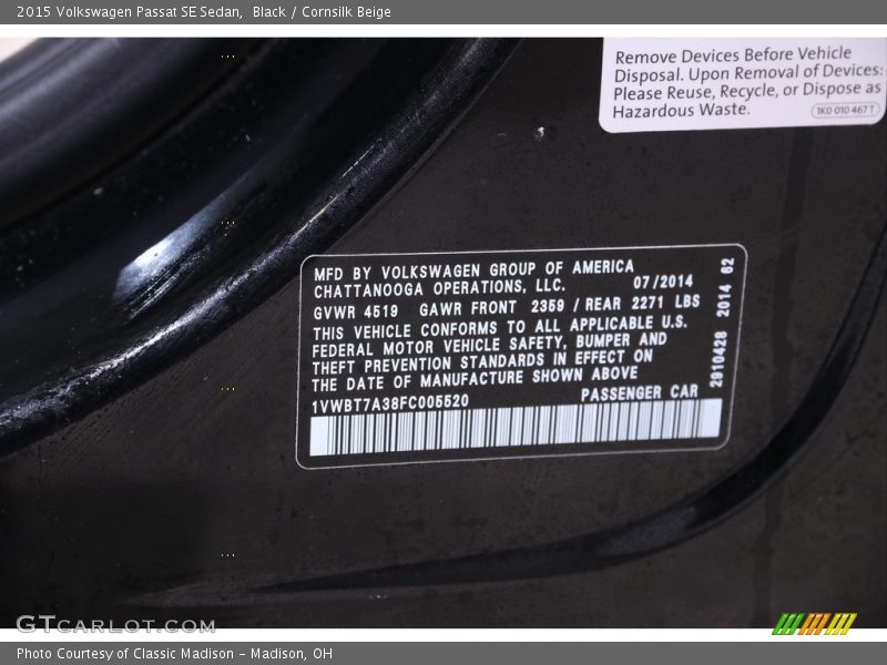 Black / Cornsilk Beige 2015 Volkswagen Passat SE Sedan